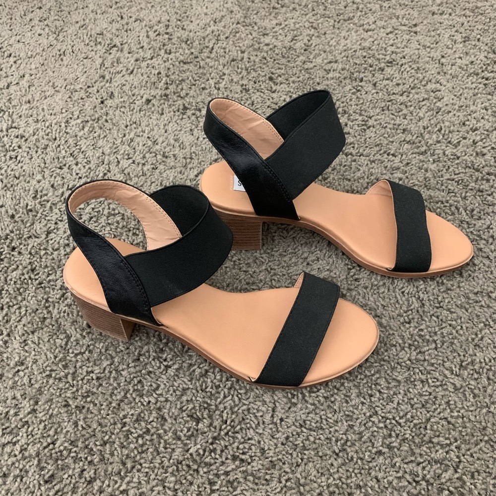 NEW Steve Madden Avery Sandal